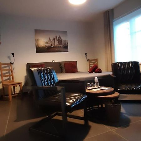 B & B Victors Hof, Met Zwemvijver In Landelijke Setting Lievegem エクステリア 写真